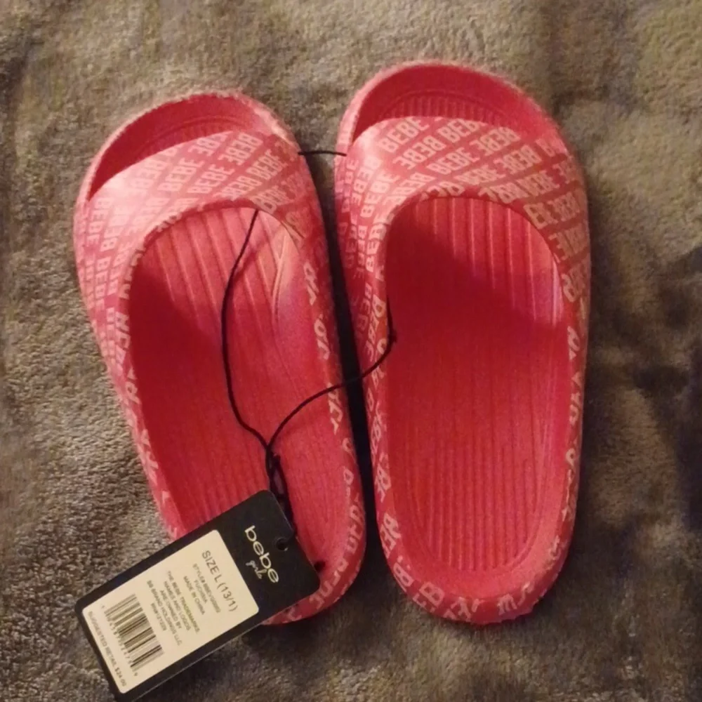 NWT BEBE GIRLS PINK SLIDES SIZE 13/1